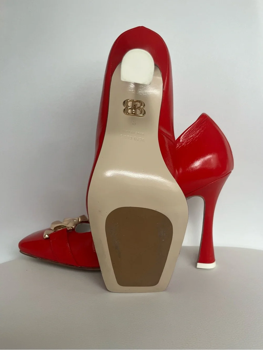 Vero Cuoio Red Patent Pumps with Gold Chain Accent
